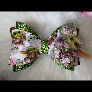 Baby Yoda Hairbow